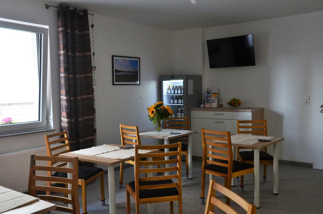 Gaestehaus Am Hochsimmer Ettringen  Buitenkant foto